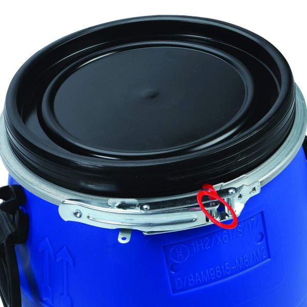 File:Oipps30LitrePlasticBlue.jpg